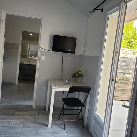 Petite Maison Avec Son Jardin Et Acces Independant A 14 Mn De Paris Appartement *