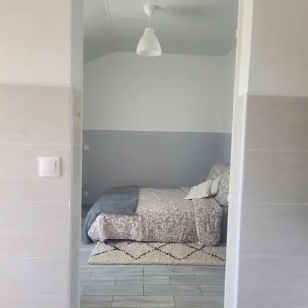 Petite Maison Avec Son Jardin Et Acces Independant A 14 Mn De Paris *