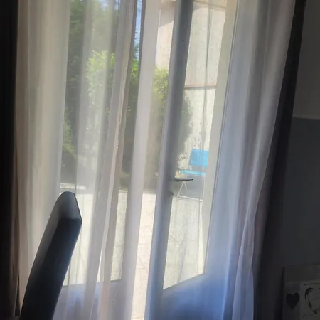 Petite Maison Avec Son Jardin Et Acces Independant A 14 Mn De Paris Appartement *