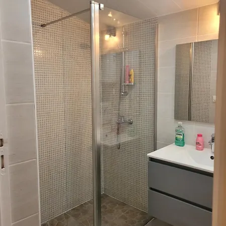 Appartement Petite Maison Avec Son Jardin Et Acces Independant A 14 Mn De Paris