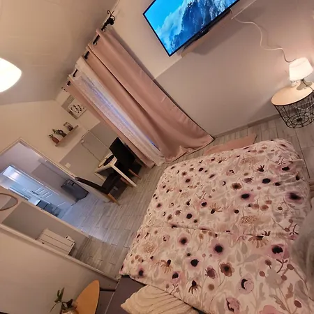 Petite Maison Avec Son Jardin Et Acces Independant A 14 Mn De Paris