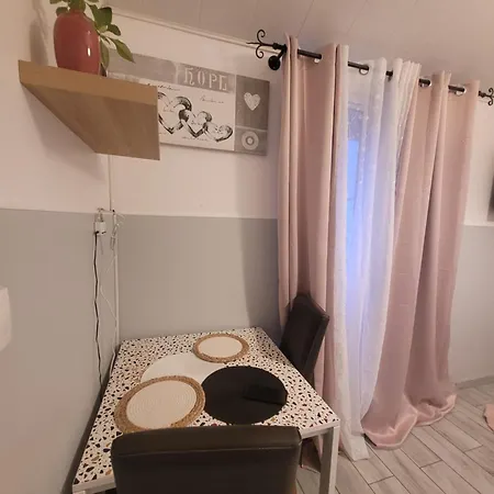 Petite Maison Avec Son Jardin Et Acces Independant A 14 Mn De Paris