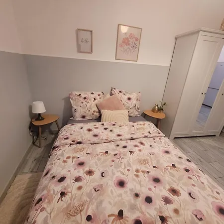 Appartement Petite Maison Avec Son Jardin Et Acces Independant A 14 Mn De Paris *