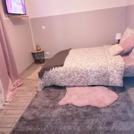 Petite Maison Avec Son Jardin Et Acces Independant A 14 Mn De Paris Appartement *